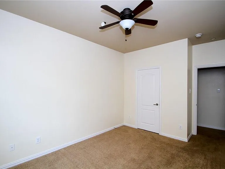 4233 Swan Forest Dr #E — Photo 7
