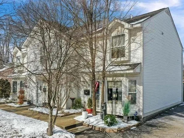 1493 E 14 Mile Rd, Birmingham, MI 48009
