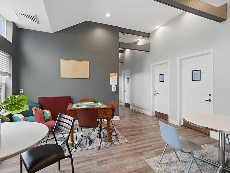 The Landings at Chandler Crossing - Student Living Priced per Bed — Photo 30