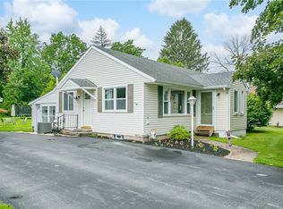 7 Pratt Rd, Manchester, NY 14504
