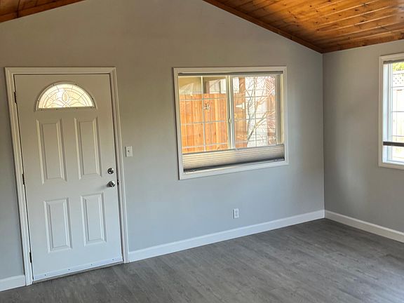 4th image of 1256 Poplar Ave APT C