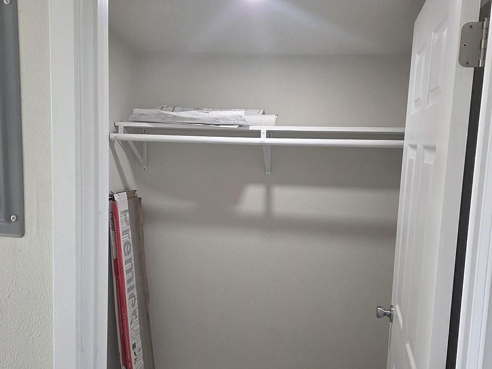 1st image of 512 1/2 E 49th St #512