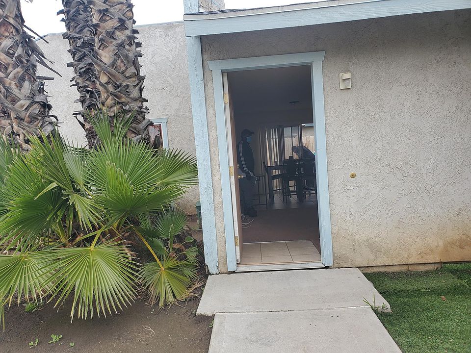 1st image of 24133 Fir Ave