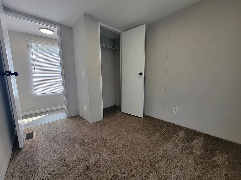 2 Edge St — Photo 11