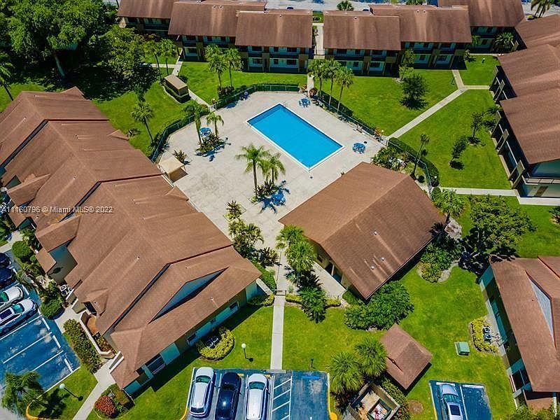 1st image of 5552 Courtyard Dr #5552