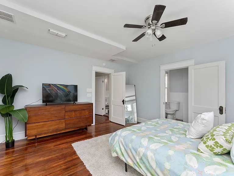 2647 Forbes St — Photo 24