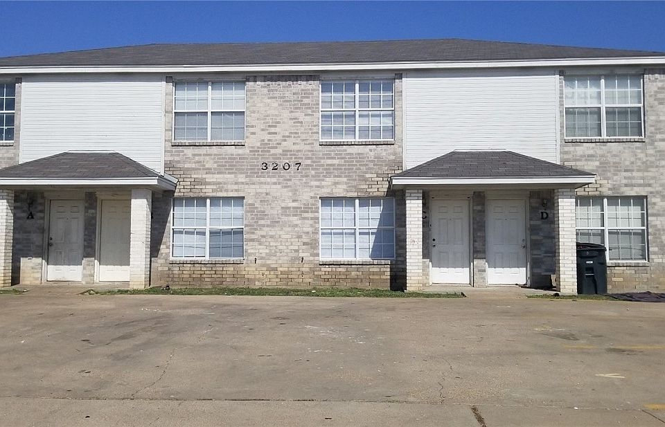 1st image of 3207 Hereford Ln
