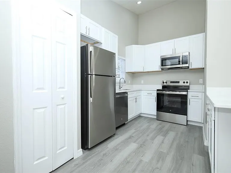 786 Lincoln Pkwy — Photo 8
