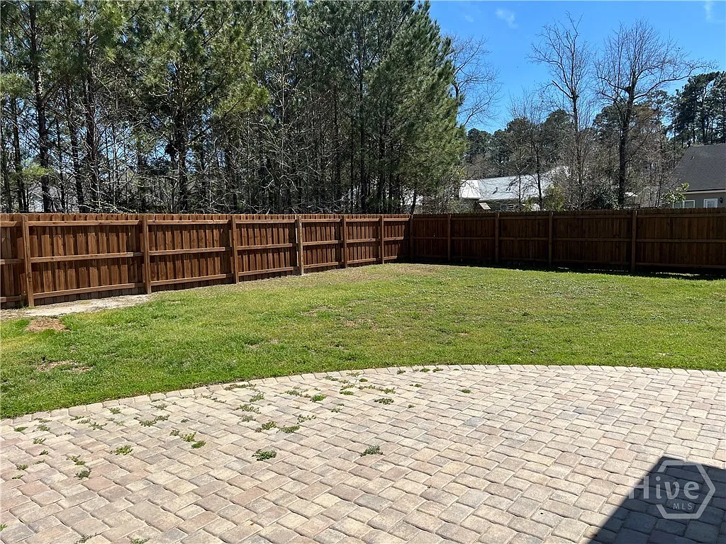 5 bed, 2.5 bath, 2936 sqft, $3,000 — Photo 3
