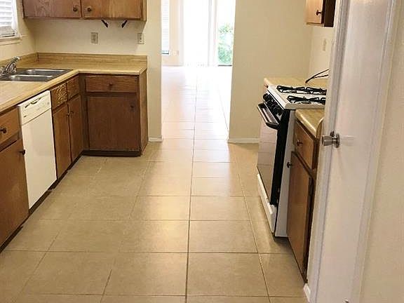 4th image of 12211 Branston Dr
