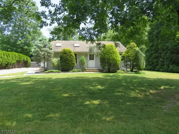 663 Burke St, Washington Twp., NJ 07676