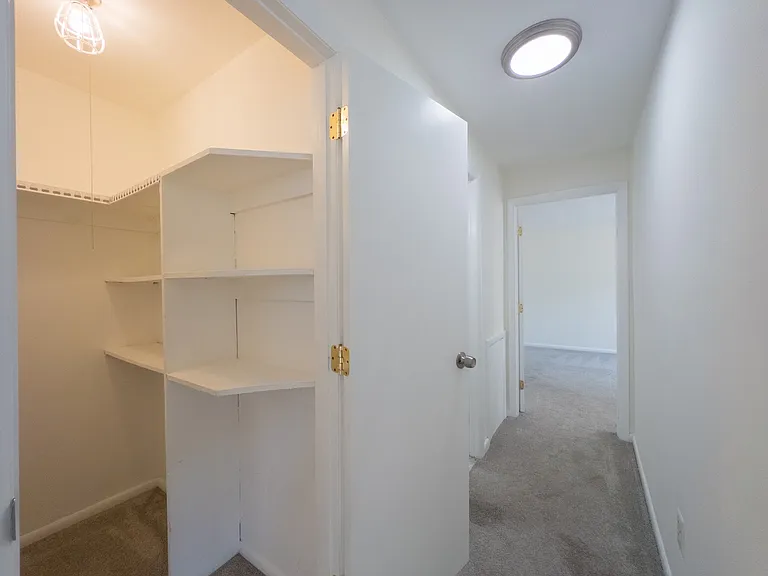 Magnolias Corner — Photo 10