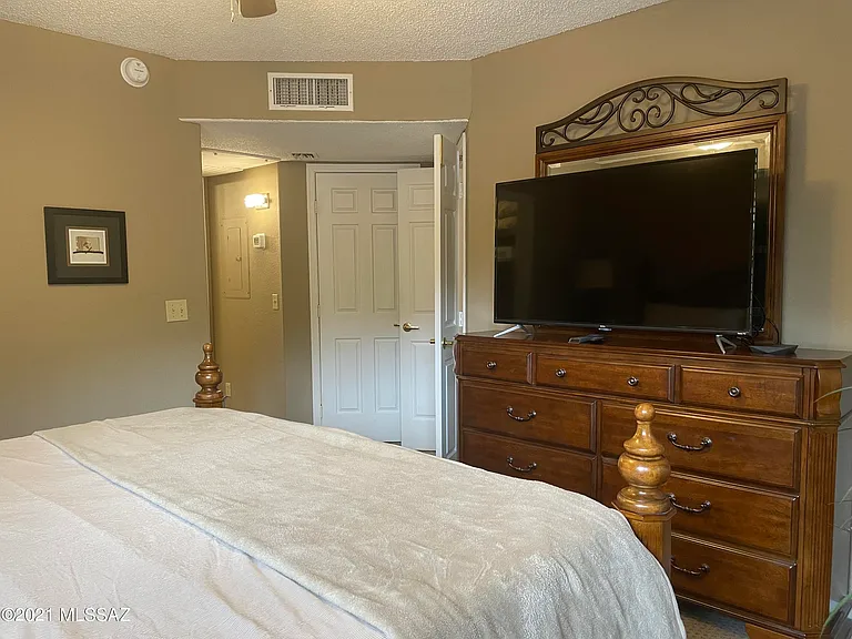 6655 N Canyon Crest Dr #1107 — Photo 22