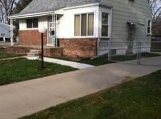 29572 Bridge St, Garden City, MI 48135