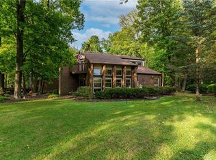 837 E Social Row Rd, Dayton, OH 45458