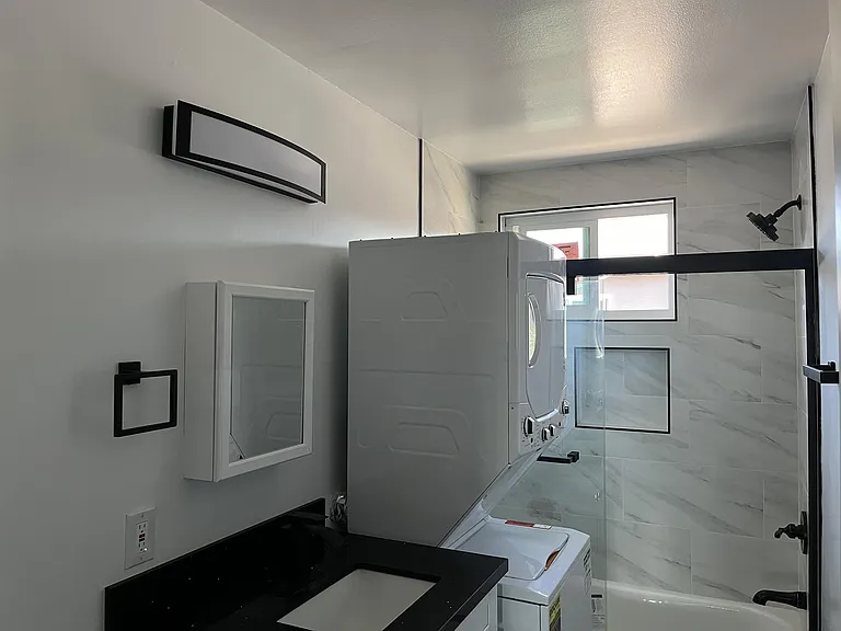 2377 W 20th St — Photo 12