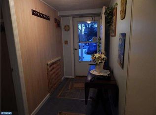 9 Barbara Lee Dr, Hamilton, NJ 08619