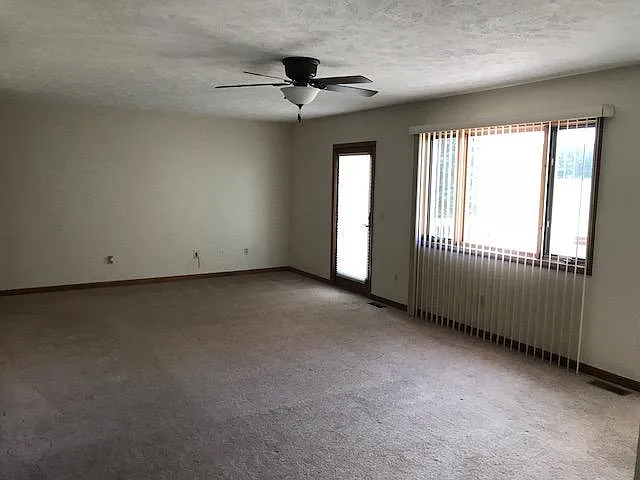 6427 Clyde Rd — Photo 7