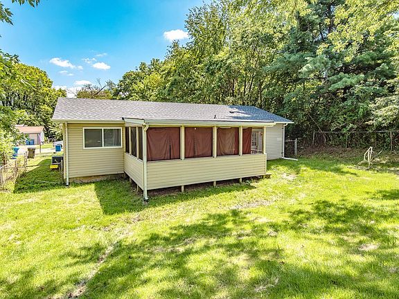 4th image of 11621 Petite Chalet Dr