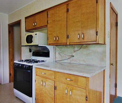 5th image of 2058 Van Allen Dr