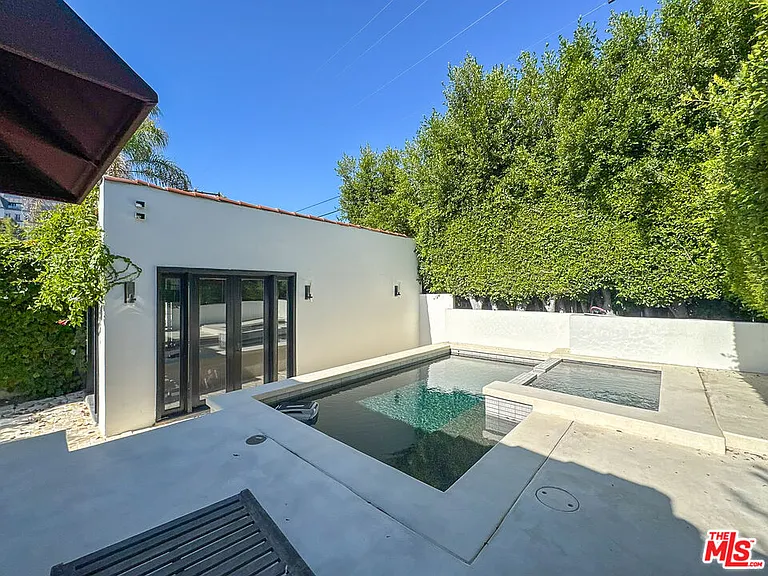 345 Westbourne Dr — Photo 26