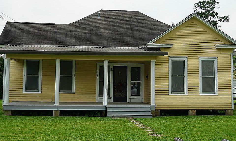 1st image of 2720 5th St