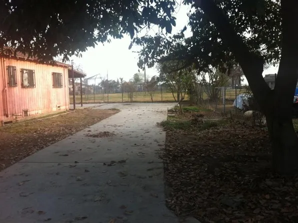 1850 3/4 Sheridan St, Selma, CA 93662