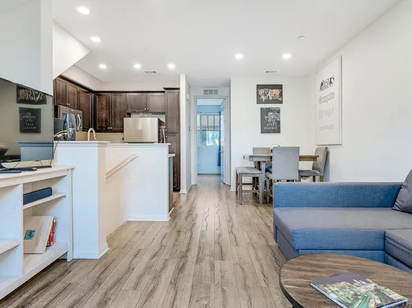 7205 N Chestnut Ln, Van Nuys, CA 91405