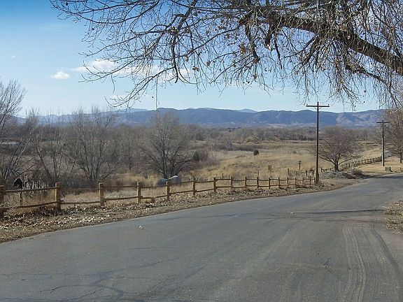 Rustic road into the neighborhood