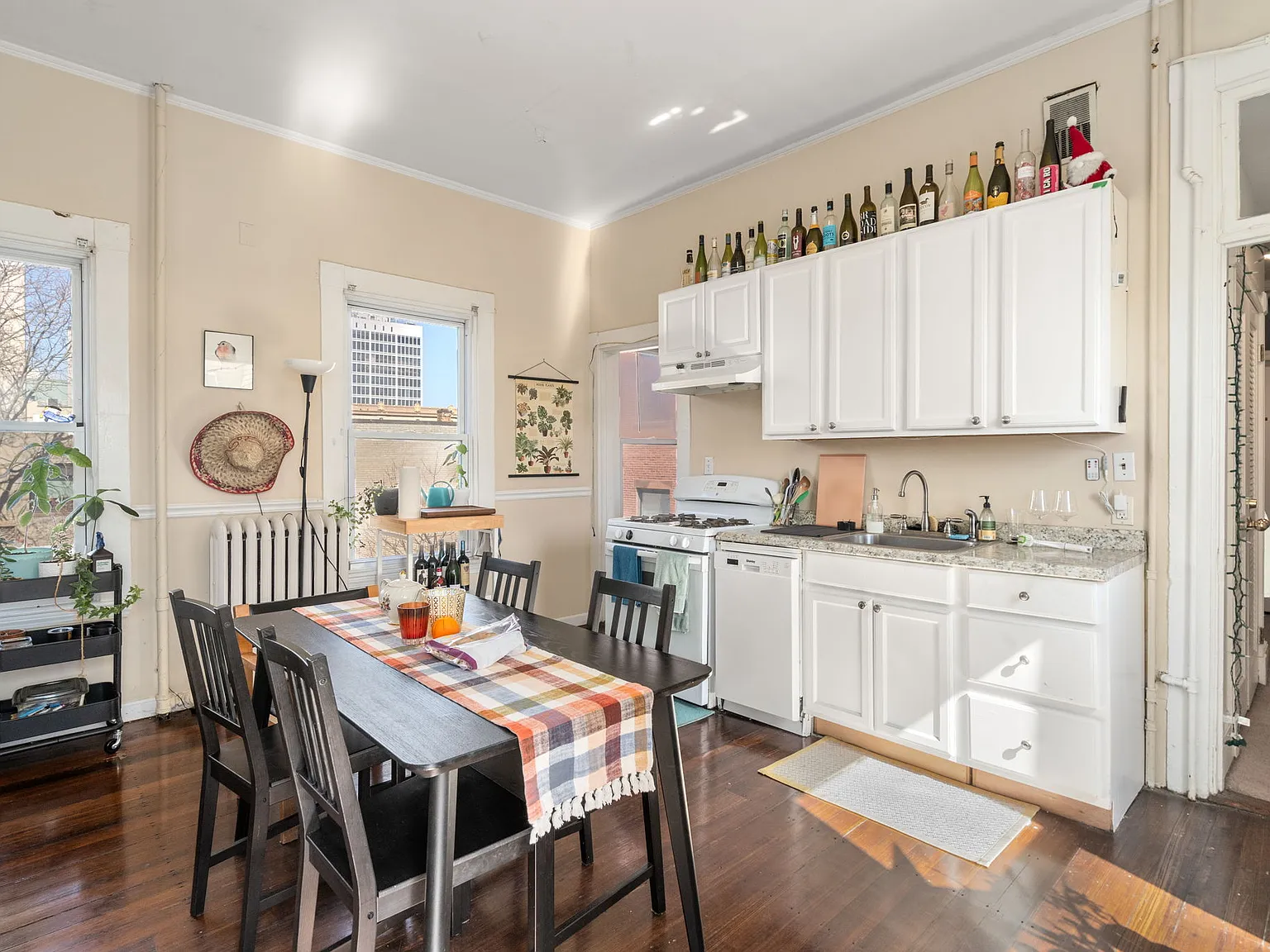 4 bed, 1200 sqft, $5,000 — Photo 3