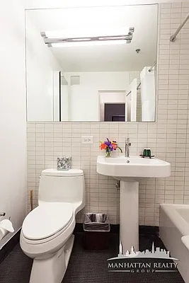 Rented by Manhattan Realty Group | media 26