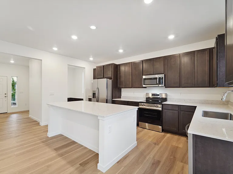 5556 Mare Ln — Photo 4