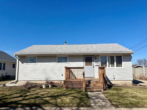 2224 Highland Park Ave, Fort Dodge, IA 50501