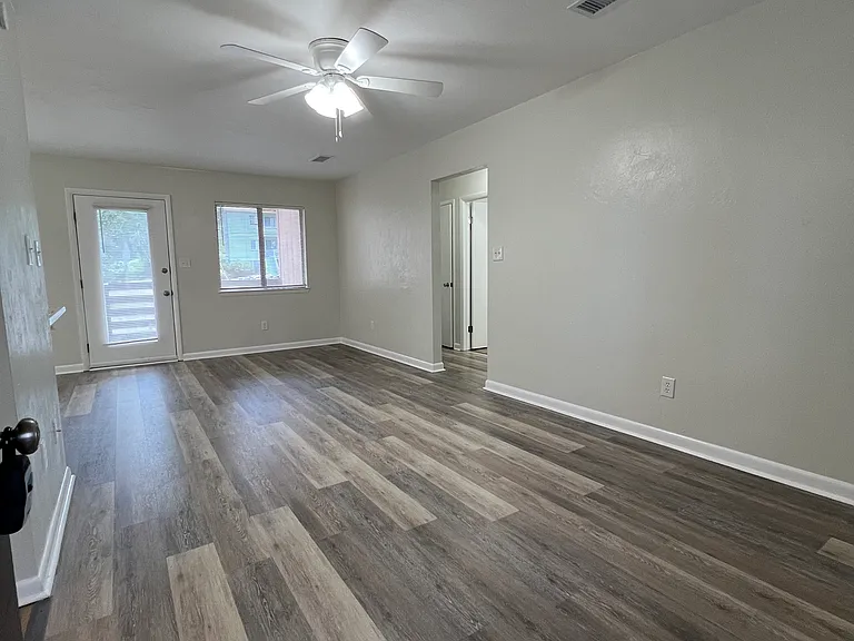 2665 N Point Ct #C — Photo 1