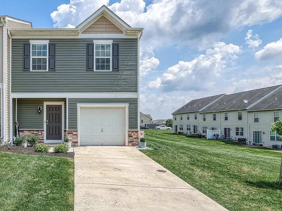 125 Maple Run Dr