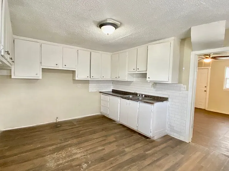 3005 Colgate St — Photo 9
