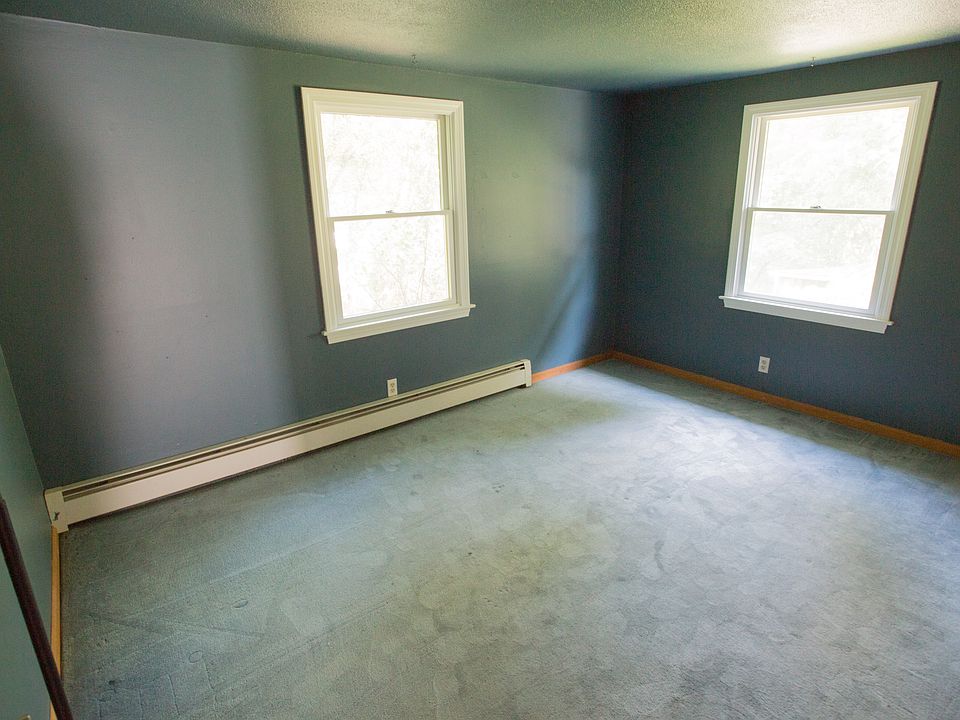 Main floor bedroom #2