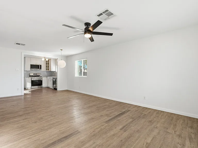 1322 W Taylor St — Photo 4