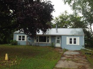 2632 E River Rd, Freeport, IL 61032