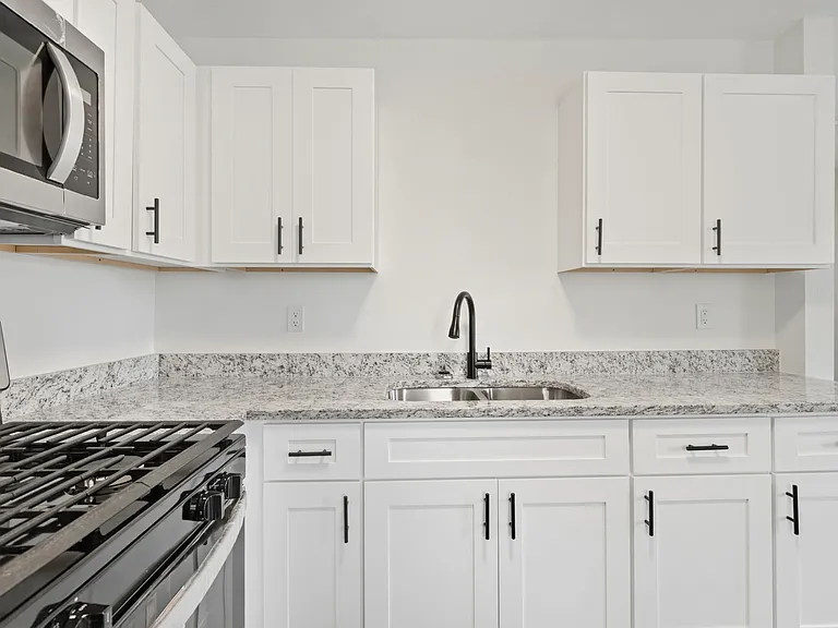 377 Tuttle Ave #A — Photo 15