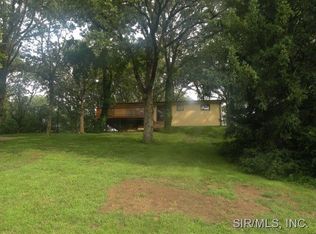 8625 Possum Hill Rd, Worden, IL 62097