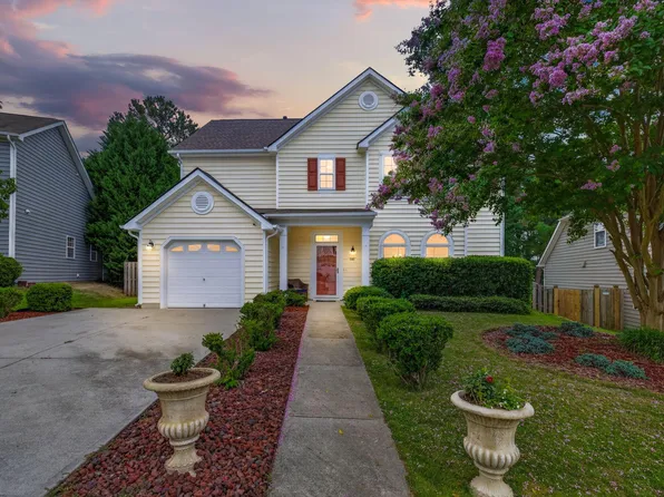 640 Long Melford Dr, Rolesville, NC 27571
