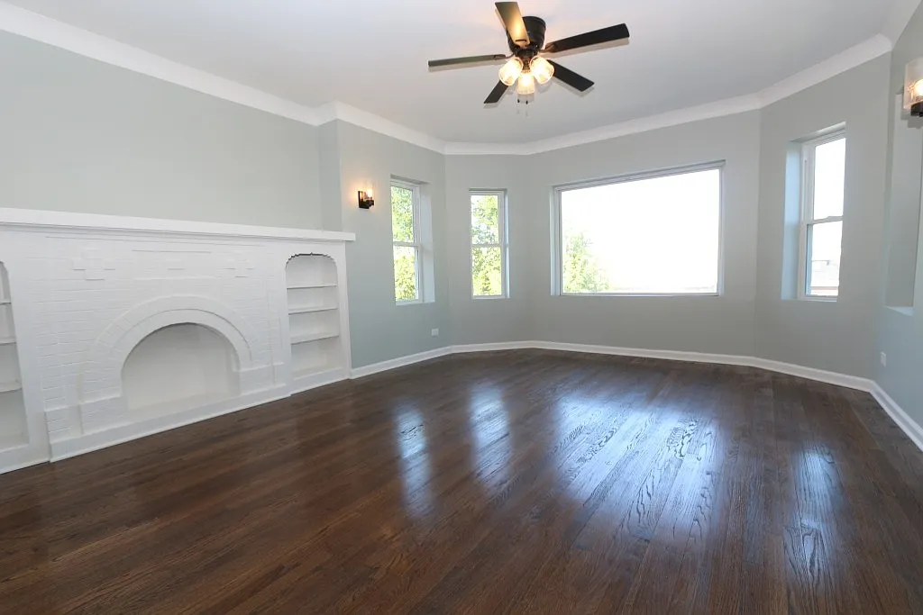 Building Photo - 8206 S Hermitage Ave #2F