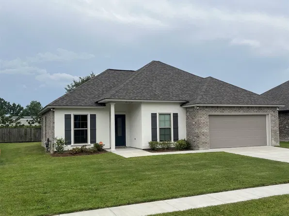 2429 Woodland Ct, Port Allen, LA 70767
