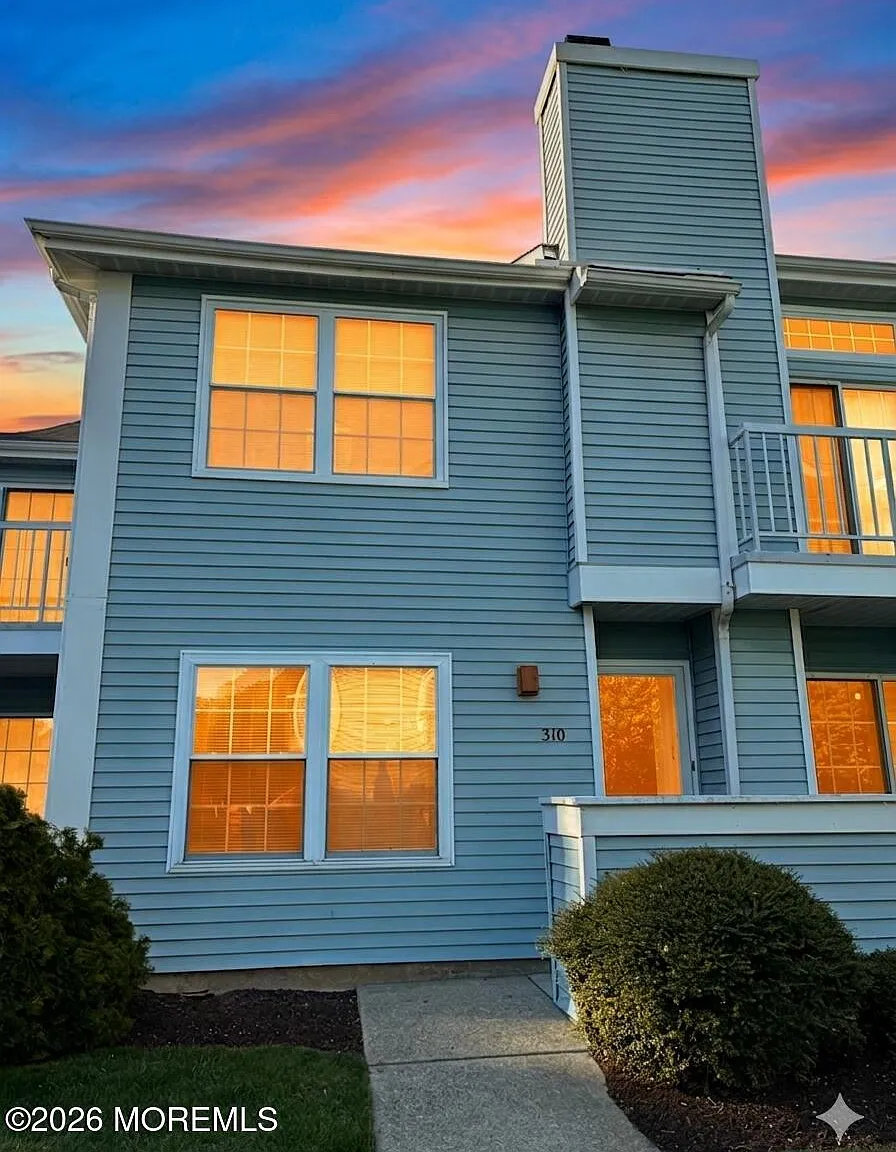 2 bed, 972 sqft, $2,200 — Photo 2