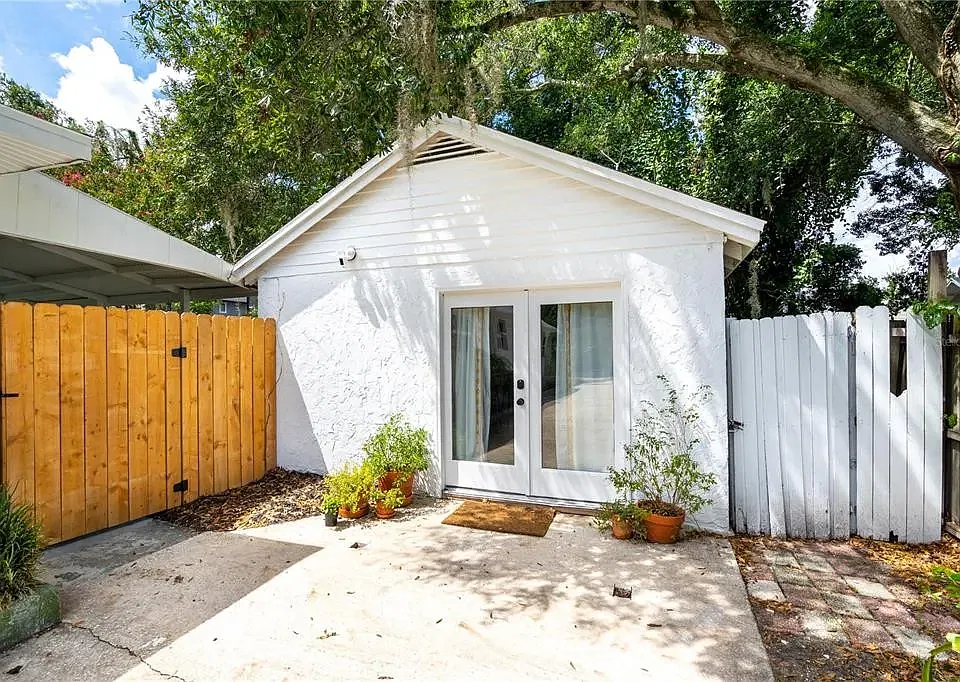 2410 Center Ave #2
