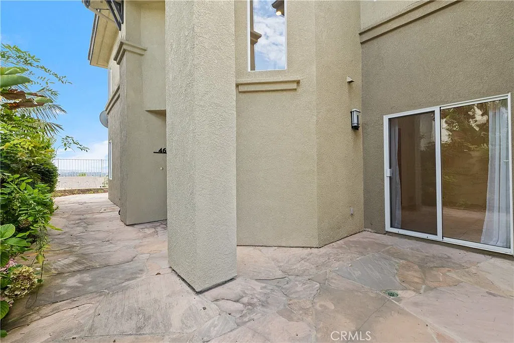 3 bed, 2.5 bath, 1506 sqft, $4,200 — Photo 3