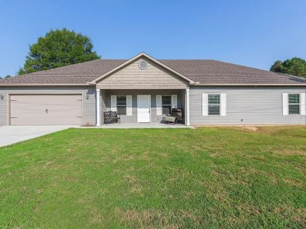 177 Charles Latham Dr, Jackson, TN 38301