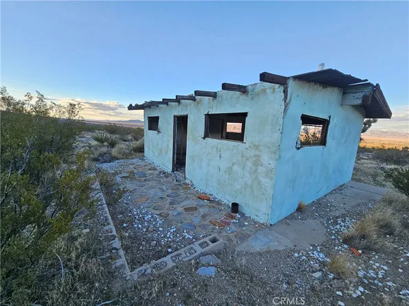 411 Powerline Rd, Lucerne Valley, CA 92356