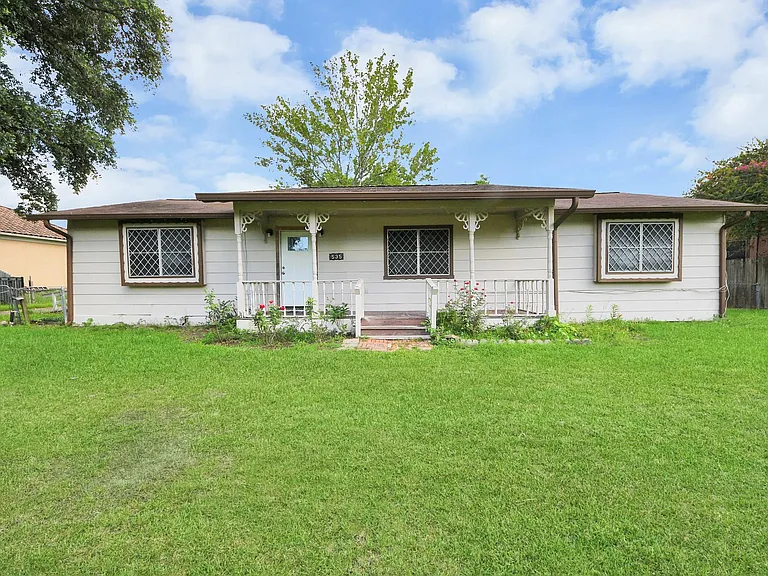 535 Pampa St — Photo 12